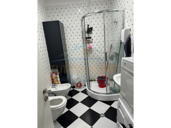 Tirane, jap me qera apartament 1+1 Kati 3, 70 m² 550 € (Ali Demi)