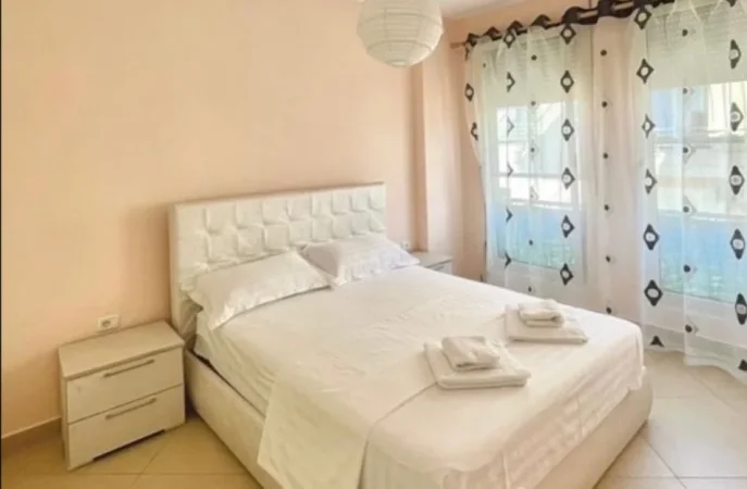 Tirane, jepet me qera apartament 2+1+Aneks+Ballkon Kati 3, 650 € (liqeni i thate)
