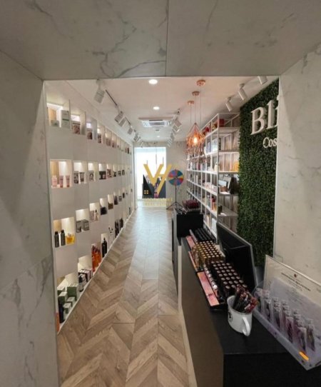 Tirane, jepet me qera ambjent biznesi Kati 0, 100 m² 2.200 € (BLLOKU)