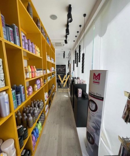 Tirane, jepet me qera ambjent biznesi Kati 0, 100 m² 2.200 € (BLLOKU)