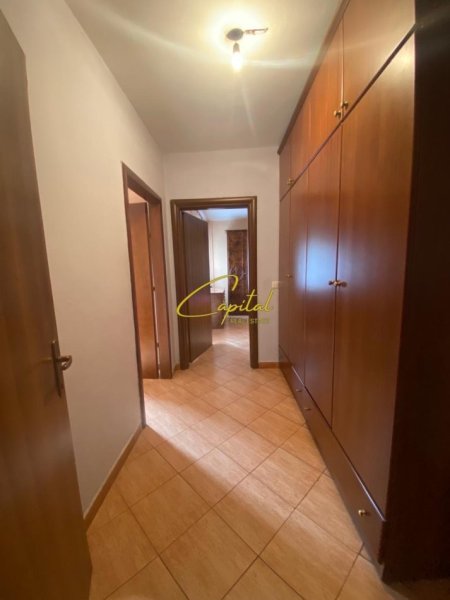 Tirane, jepet me qera apartament 2+1 Kati 3, 90 m² 380 € (CASA ITALIA)