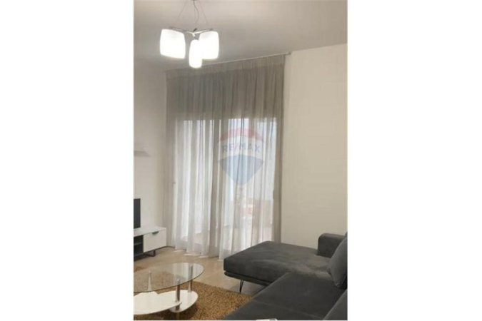 Tirane, jepet me qera apartament 1+1 Kati 3, 59 m² 400 € (Pranë terminalit te kthesa e Kamzës)