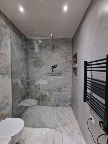 Tirane, jepet me qera apartament 1+1+Ballkon Kati 3, 65 m² 700 € (LIQENI I THATE)