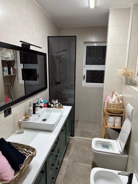 Tirane, shitet apartament 1+1+Aneks Kati 5, 63 m² 117.000 € (Rruga Ndre Mjeda)