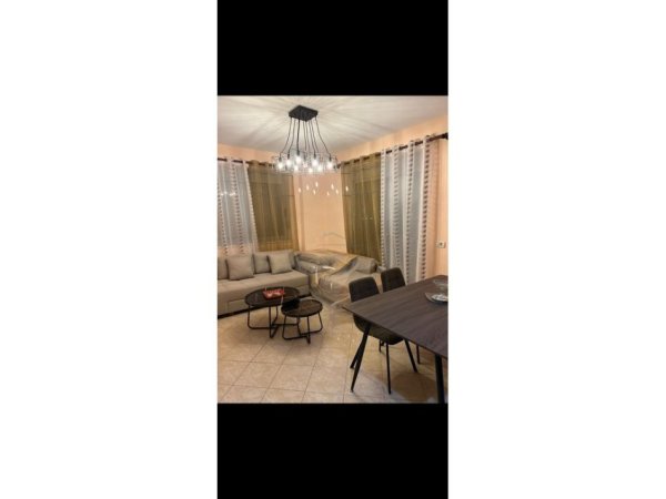 Tirane, jepet me qera apartament 2+1 Kati 9, 81 m² 450 € (Kthesa e Kamzes)