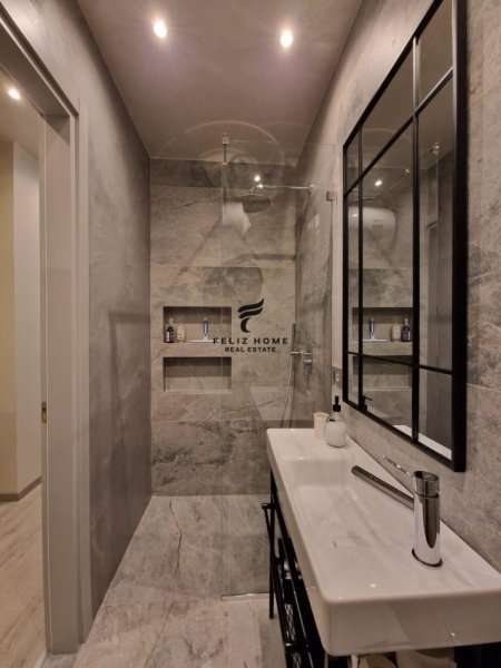 Tirane, jepet me qera apartament 1+1+Ballkon Kati 3, 50 m² 600 € (LIQENI I THATE)