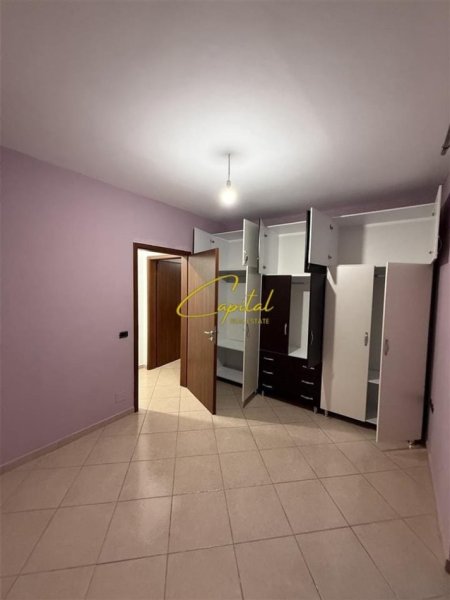 Tirane, shitet apartament 2+1 Kati 3, 88 m² 130.000 € (YZBERISHT)