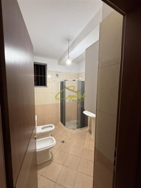 Tirane, shitet apartament 2+1 Kati 3, 88 m² 130.000 € (YZBERISHT)