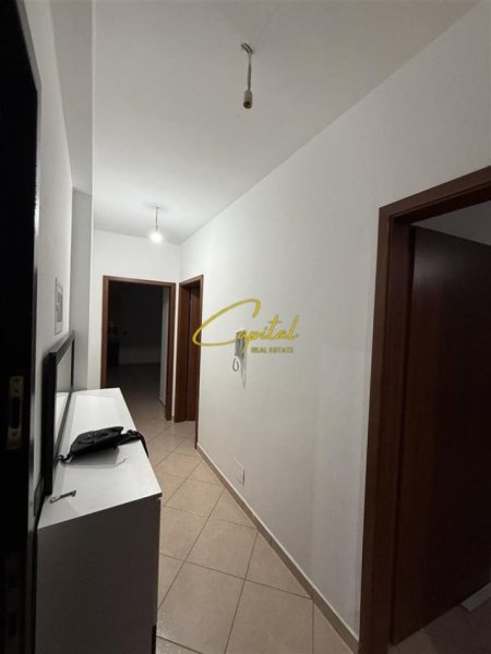 Tirane, shitet apartament 2+1 Kati 3, 88 m² 130.000 € (YZBERISHT)