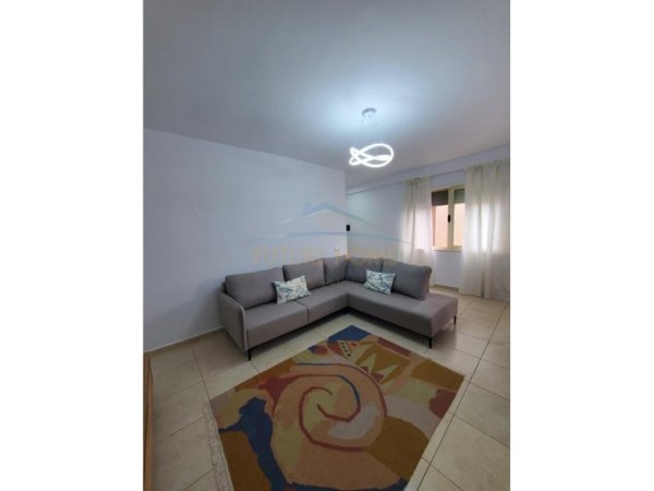 Tirane, jepet me qera apartament 2+1 Kati 1, 98 m² 550 € (Kongresi i Manastirit)