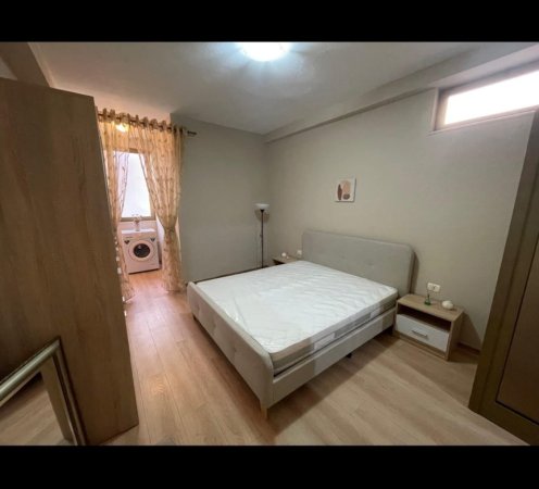 Tirane, jepet me qera apartament 1+1 Kati 2, 45 m² 500 € (vasil shanto)