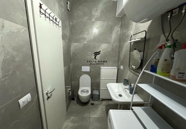 Tirane, jepet me qera garsonier 1+1 Kati 1, 30 m² 300 € (ALI DEMI)