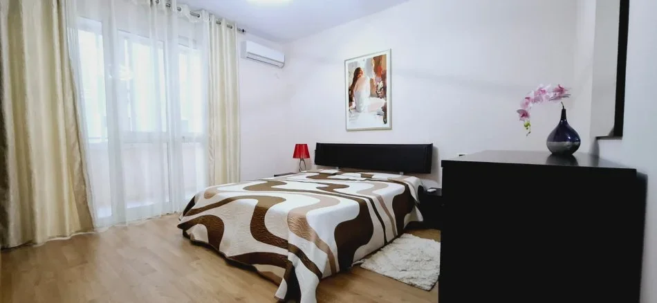 Tirane, jepet me qera apartament 1+1+Aneks+Ballkon Kati 3, 75 m² 600 € (kopshti botanik)
