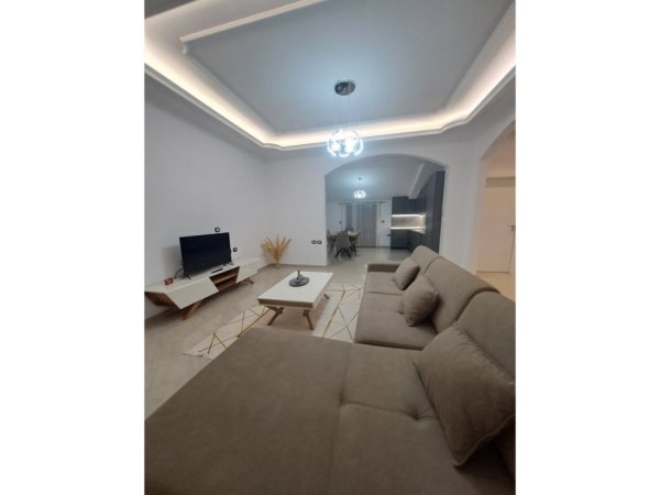 Tirane, jepet me qera apartament 2+1 Kati 3, 144 m² 480 € (Selite)