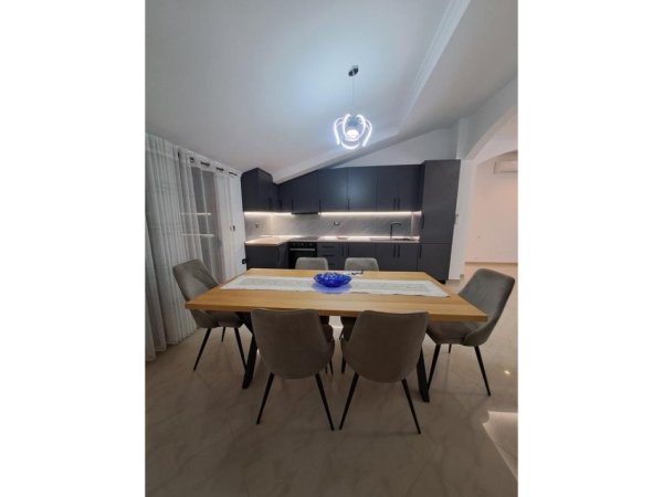 Tirane, jepet me qera apartament 2+1 Kati 3, 144 m² 480 € (Selite)