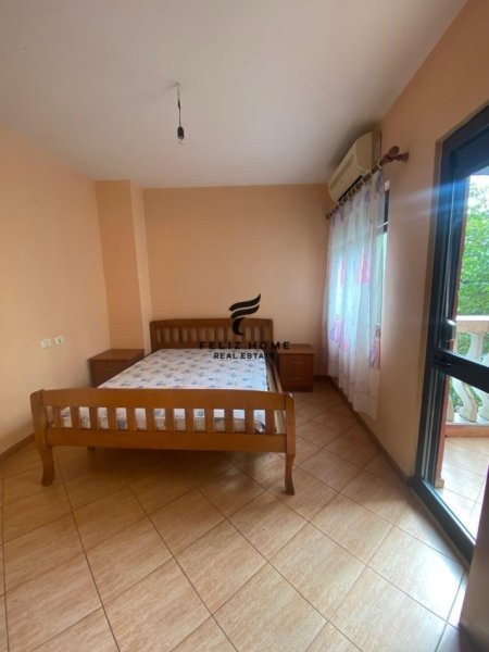 Tirane, jepet me qera apartament 2+1+Ballkon Kati 2, 90 m² 380 € (RRUGA E DURRESI)