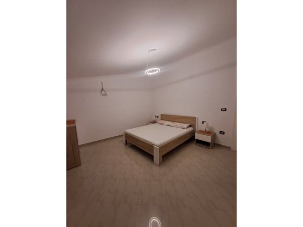 Tirane, jepet me qera apartament 2+1 Kati 3, 144 m² 480 € (Selite)