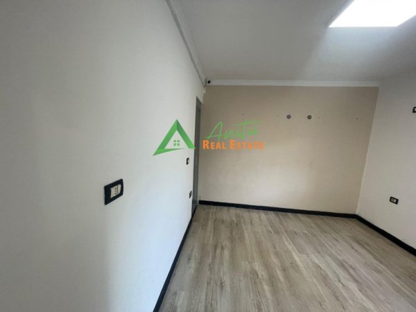 Tirane, jepet me qera ambjent biznesi Kati 1, 30 m² 500 € (21 Dhjetori)