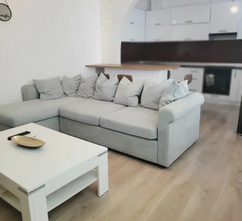 Tirane, jepet me qera apartament 1+1+Aneks+Ballkon Kati 1, 90 m² 450 € (ali demi)
