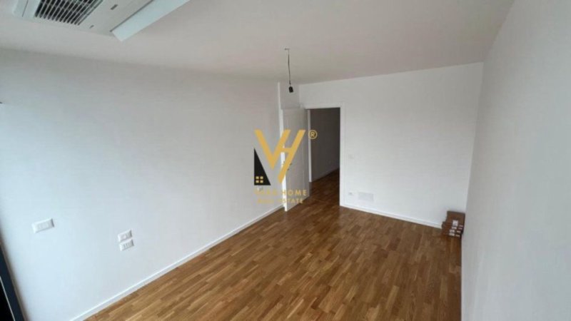 Tirane, jepet me qera zyre Kati 7, 136 m² 1.400 € (RRUGA E KOSOVARVE)
