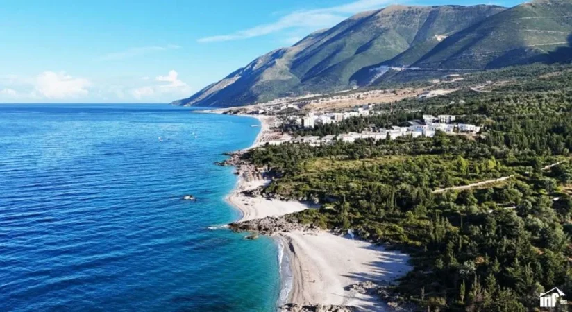 Vlore, toke ne bregdet , 6.200 m² (Palase)