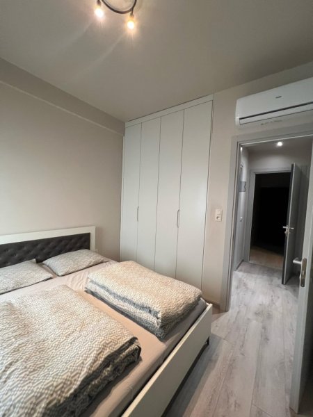 Tirane, jepet me qera apartament 1+1 Kati 2, 65 m² 700€ (Kopshti Zoologjik)