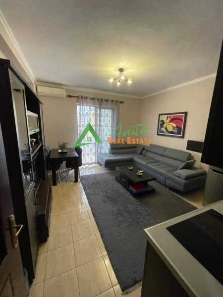 Tirane, jepet me qera apartament 1+1+Ballkon Kati 6, 75 m² 550 Euro, Rruga e Dibres