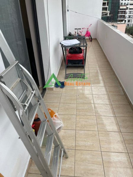 Tirane, jepet me qera apartament 1+1+Ballkon Kati 6, 75 m² 550 Euro, Rruga e Dibres