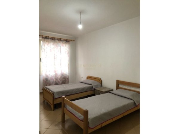 Tirane, jepet me qera apartament 2+1 Kati 4, 109 m² 400 € (Fresku)