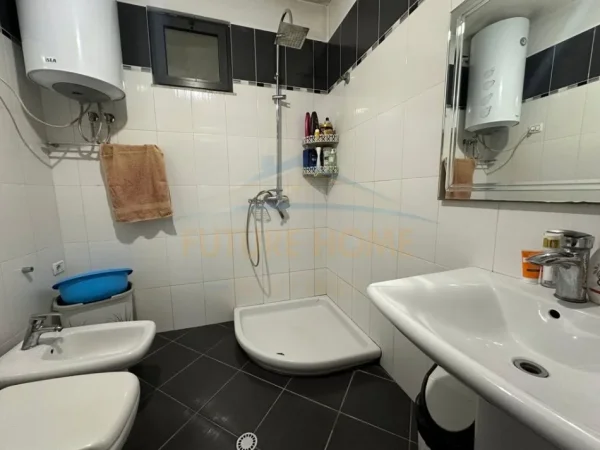 Shitet, Apartament 3+1+2, Unaza e Re.