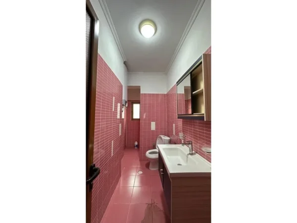 Pogradec, shitet apartament Kati 5, 61 m² 85.000 € 