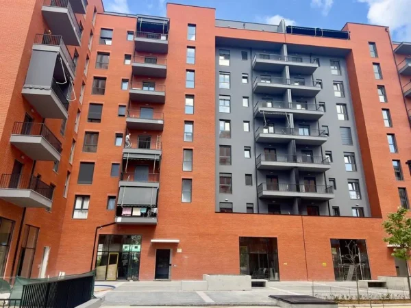 Tirane, shitet 2+1+Ballkon Kati 2, 112 m² 95.000 € (Qendër të Kamzës, pranë Bashkisë)