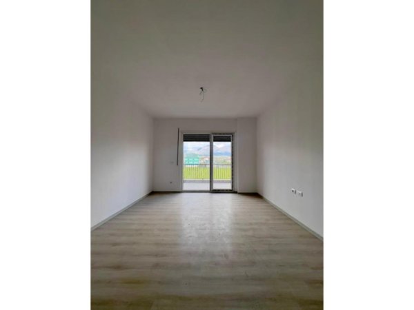 Tirane, shitet 2+1+Ballkon Kati 2, 112 m² 95.000 € (Qendër të Kamzës, pranë Bashkisë)
