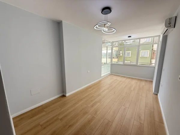 Tirane, shitet apartament 2+1 Kati 2, 93 m² 260.000 € (rruga him kolli)