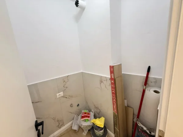 Tirane, shitet apartament 2+1 Kati 2, 93 m² 260.000 € (rruga him kolli)