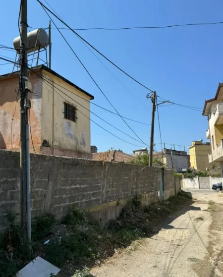 Kavaje, shitet truall , 440 m² 46.900 € (Afer shkolles,Rilindja,Kavaje)