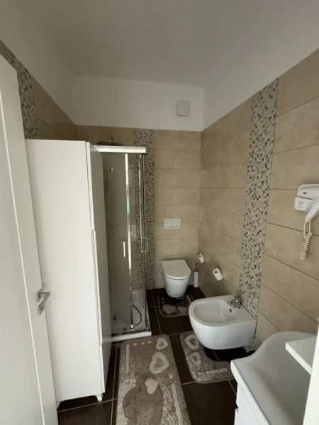 Karpen, shitet Vile ne plazh 4+1+Aneks+Ballkon Kati 2, 500 m² 650.000 € (Karpen,Kavaje)