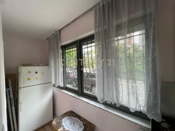 Tirane, jepet me qera apartament 2+1 Kati 1, 73 m² 500 € 