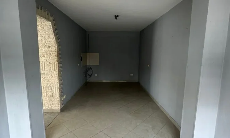 Kavaje, shitet dyqan Kati 1, 100 m² 105.000 € (Shetitorja Kavaljon, ,Kavaje)