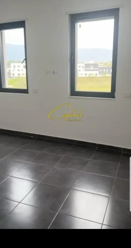 Tirane, shitet apartament 3+1 Kati 2, 146 m² 290.000 € (LIQENI I THATE)