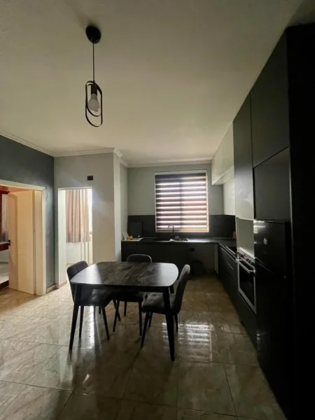 Tirane, jepet me qera apartament 1+1+Ballkon Kati 2, 70 m² 380 € (BULEVARDI I RI)