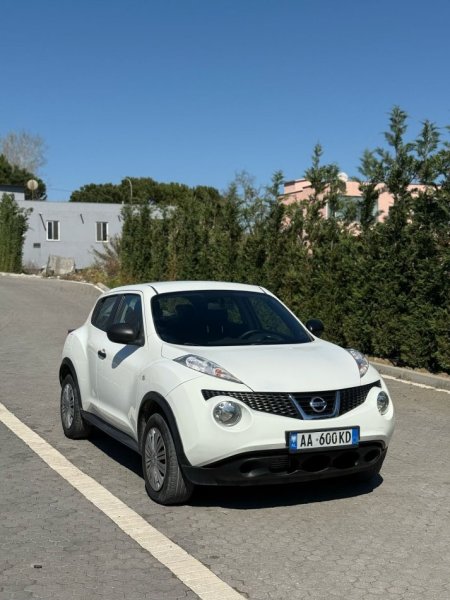 shitet Shitet-Nissan Juke 2012 Cmimi 7.800€ diskutueshem Nafte, e bardhë manuale Kondicioner 98.000 km 7.800 €