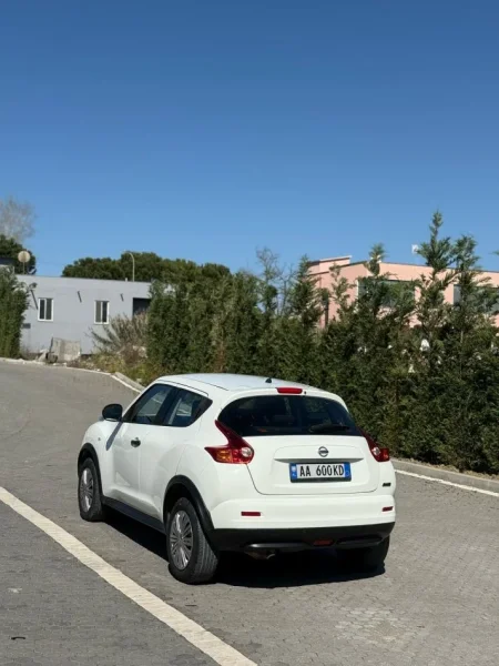 shitet Shitet-Nissan Juke 2012 Cmimi 7.800€ diskutueshem Nafte, e bardhë manuale Kondicioner 98.000 km 7.800 €