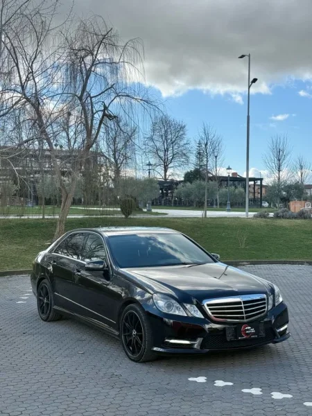 Shitet Mercedes Benz E-class 350look AMG , 10.900 €