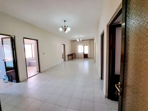 Kavaje, shitet apartament 3+1+Aneks+Ballkon Kati 2, 163 m² 92.000 € (te axhensia,Kavaje)