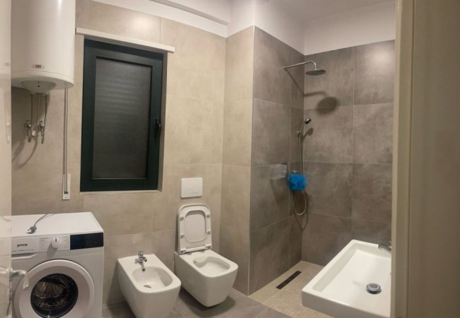 Tirane, jepet me qera apartament 2+1 Kati 6, 105 m² 550 € 