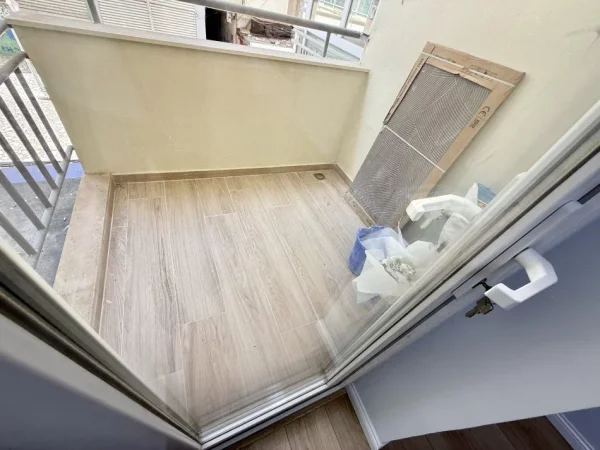 Tirane, shitet apartament 2+1+Ballkon Kati 2, 93 m² 265.000 € (Rruga Him Kolli)