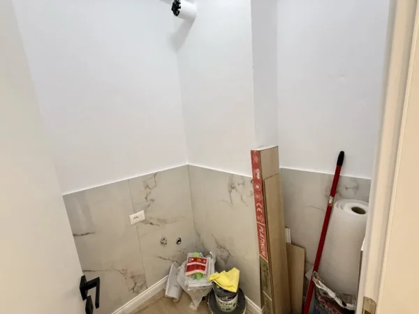 Tirane, shitet apartament 2+1+Ballkon Kati 2, 93 m² 265.000 € (Rruga Him Kolli)