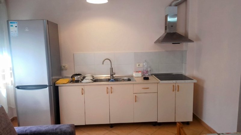 Vlore, jap me qera apartament 1+1+Aneks+Ballkon Kati 7, 1 m² 39 € (Rr.Gjergj Arianiti)