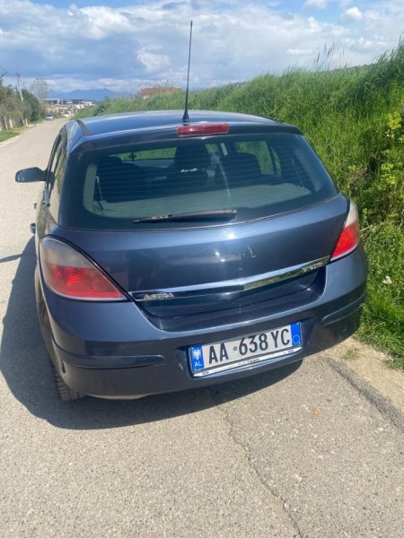 Tirane, shitet makine Opel Astra Nafte, manuale Kondicioner 167 km 2.000 €